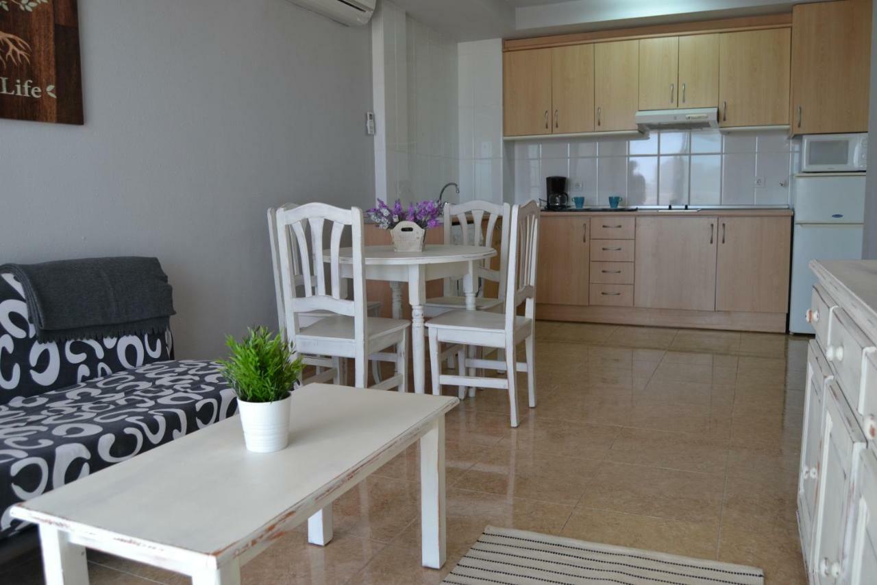 Lovely Familiar Apartment With Pool In Cap サロウ エクステリア 写真