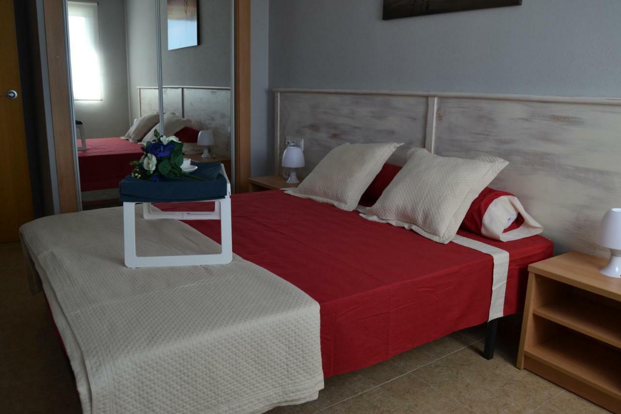 Lovely Familiar Apartment With Pool In Cap サロウ エクステリア 写真
