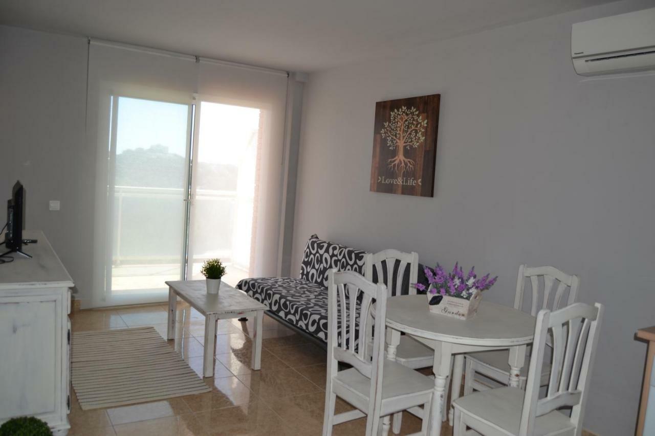 Lovely Familiar Apartment With Pool In Cap サロウ エクステリア 写真