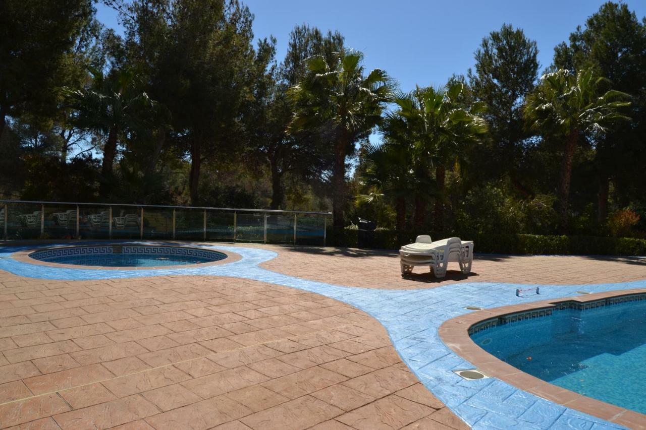 Lovely Familiar Apartment With Pool In Cap サロウ エクステリア 写真