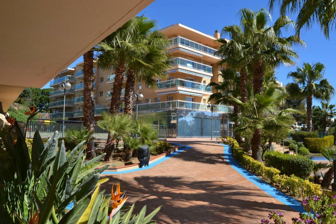 Lovely Familiar Apartment With Pool In Cap サロウ エクステリア 写真