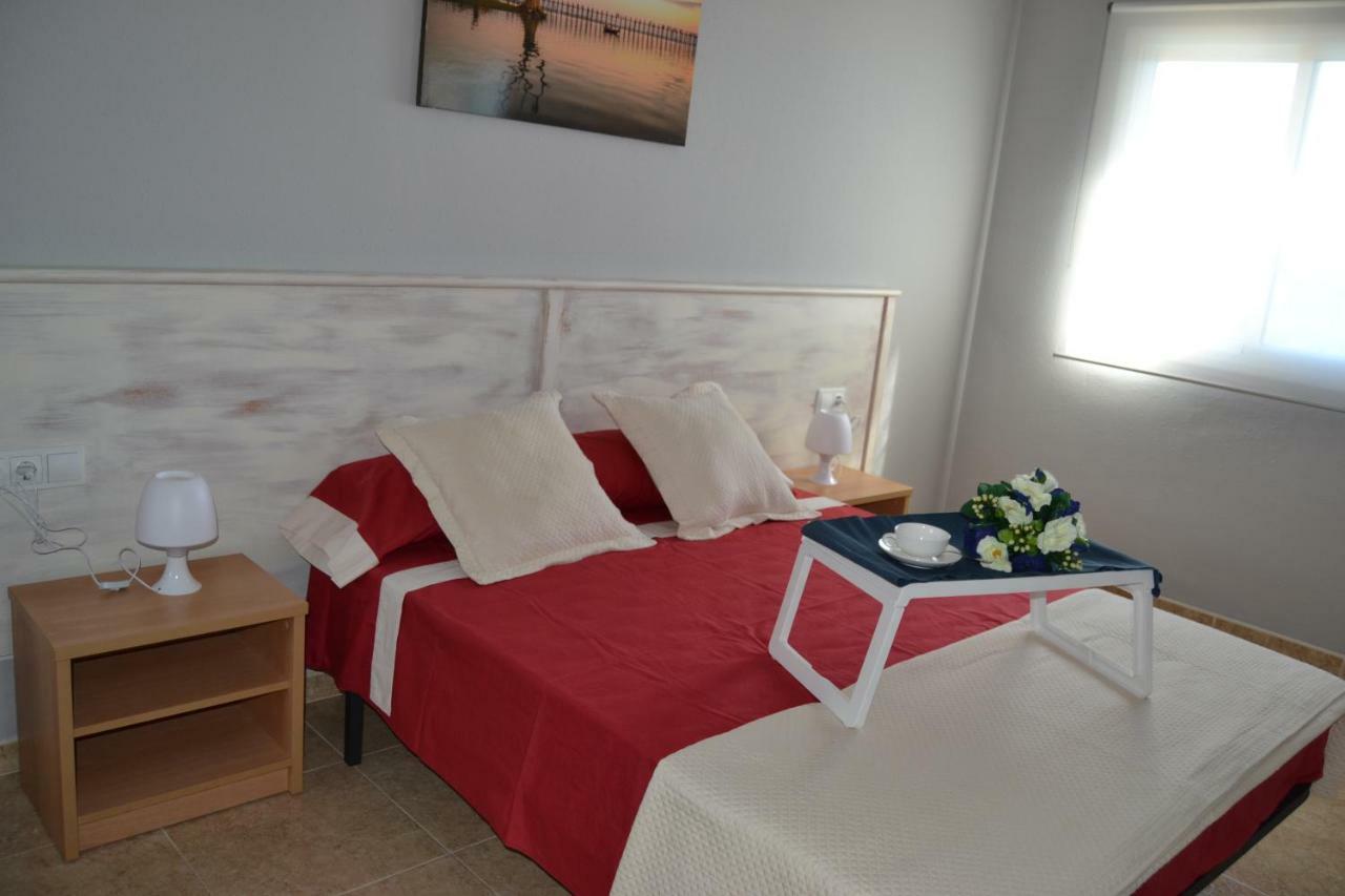 Lovely Familiar Apartment With Pool In Cap サロウ エクステリア 写真